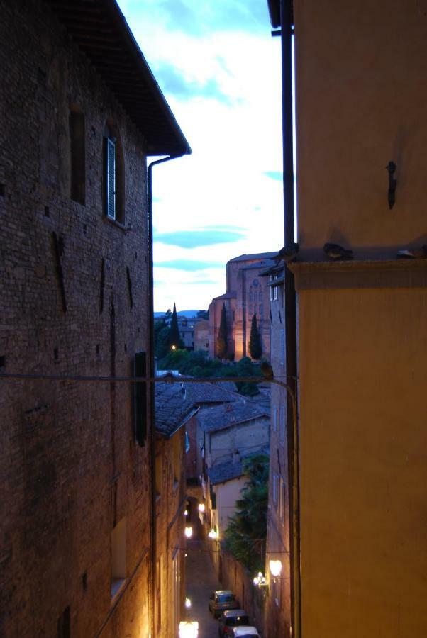 Antica Dimora Del Buongoverno Siena Exterior photo