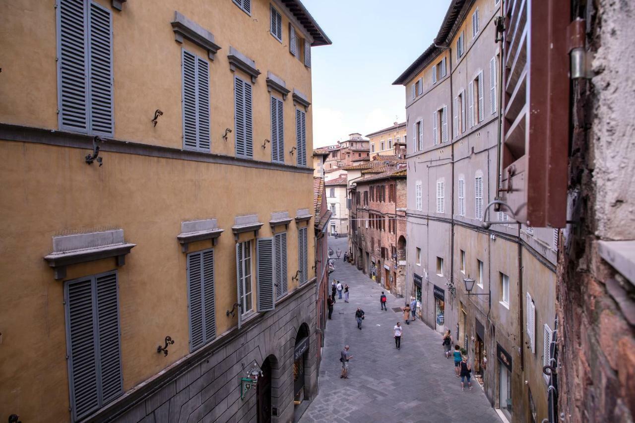 Antica Dimora Del Buongoverno Siena Exterior photo