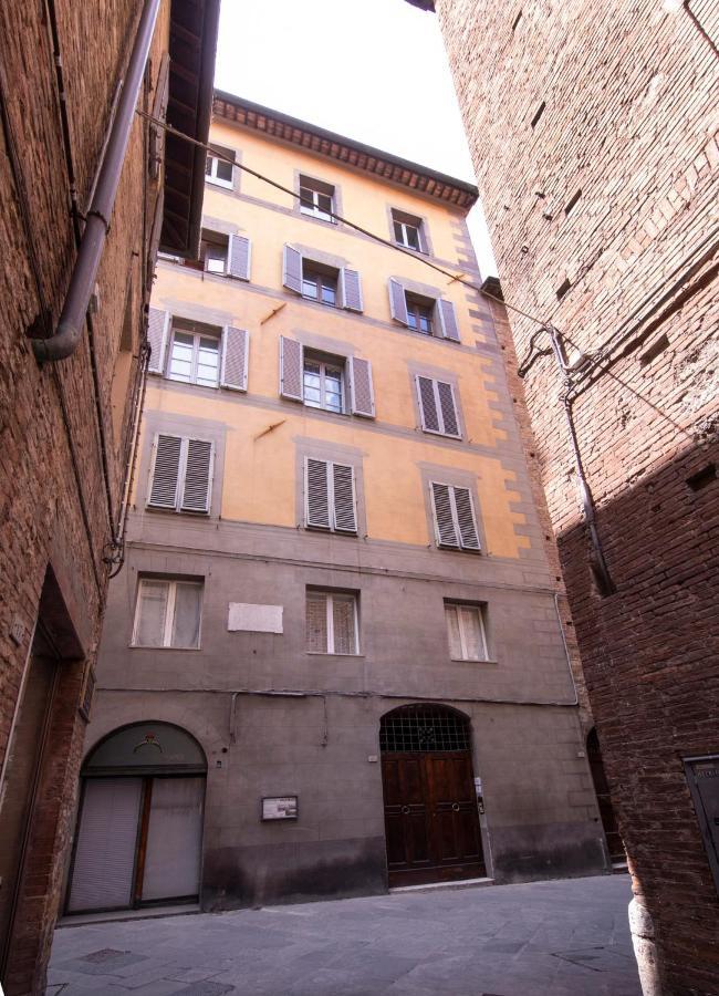 Antica Dimora Del Buongoverno Siena Exterior photo